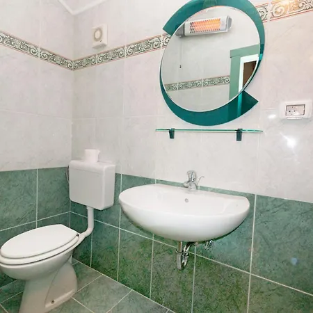 Zupanov Dvor, A Beautiful Stone With An Expansive Garden Vakantiehuis Foli