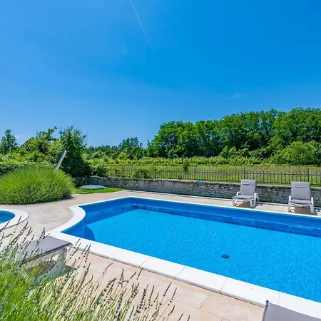 Zupanov Dvor, A Beautiful Stone With An Expansive Garden Foli